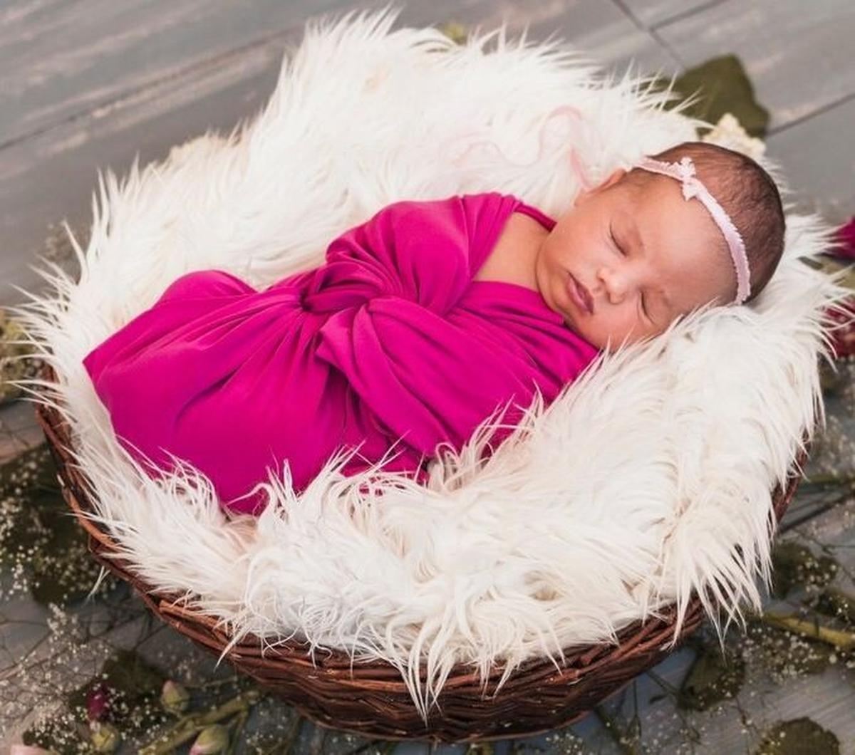 Berikut ini ada beberapa inspirasi nama bayi perempuan mulai dari nama dengan makna cantik, modern, hingga bernafaskan Islami beserta dengan artinya. Semoga menjadi doa yang baik bagi sang buah hari.