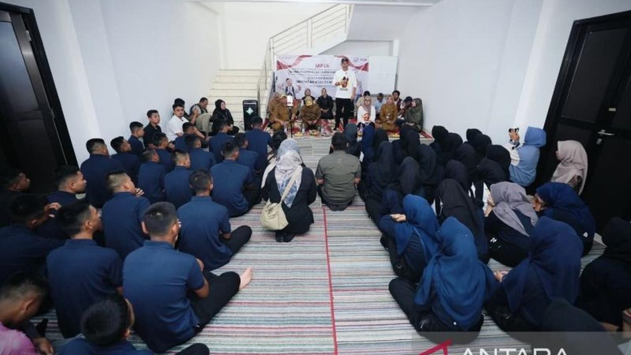 Kisah Haru di Balik Cita-cita Siswa: Wamensos Terharu Kunjungi Sekolah Rakyat Wonosobo