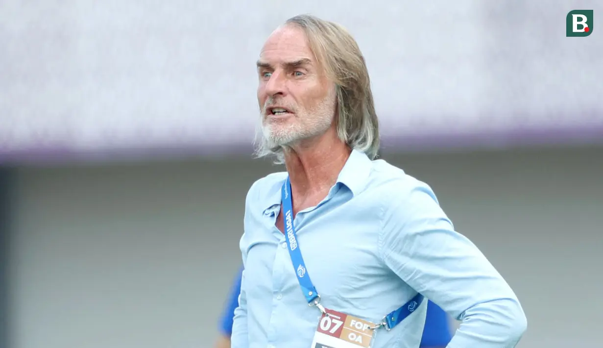 Kekalahan telak dialami Dewa United pada laga pekan kedelapan BRI Liga 1 2023/2024. (Bola.com/M Iqbal Ichsan)