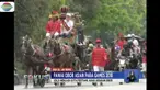 Atlet disabel Nanda Mei Solikhah bawa obor api Asian Para Games 2018 di Solo, Jawa Tengah.
