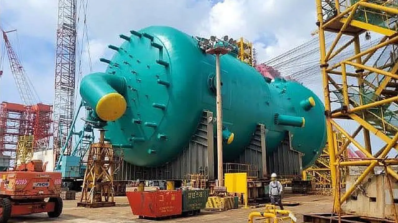 PT Kilang Pertamina Internasional  membangun unit Residual Fluid Catlytic Cracking (RFCC) terbesar di Balikpapan. (Dok Pertamina)