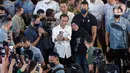 Presiden Joko Widodo atau Jokowi meninjau Pusat Grosir Blok A dan B Tanah Abang, Jakarta, Kamis (4/5/2023). Jokowi yang berkeliling didampingi Penjabat Gubernur DKI Jakarta Heru Budi Hartono pun menyambangi kios pedagang sambil menyapa pengunjung dan penjual. (Liputan6.com/Faizal Fanani)