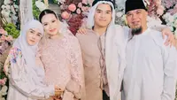 6 Potret Mulan Jameela di Pengajian Kehamilan Alyssa Daguise, Momen Akrab dan Haru