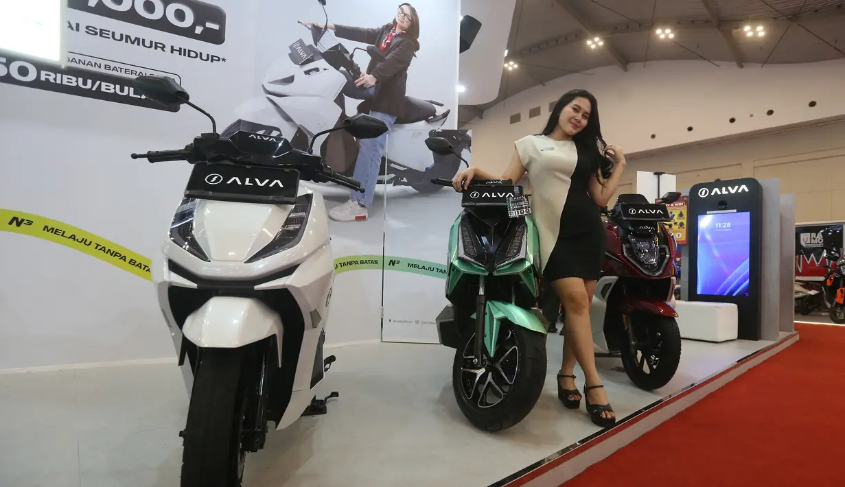 IMOS 2025 menampilkan berbagai koleksi kendaraan roda dua dengan beragam inovasi teknologi terbaru. (merdeka.com/Arie Basuki)