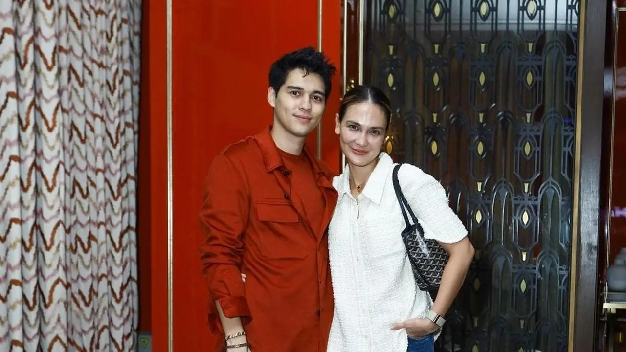 Luna Maya jawab kabar menghapus foto Maxime Bouttier di media sosial