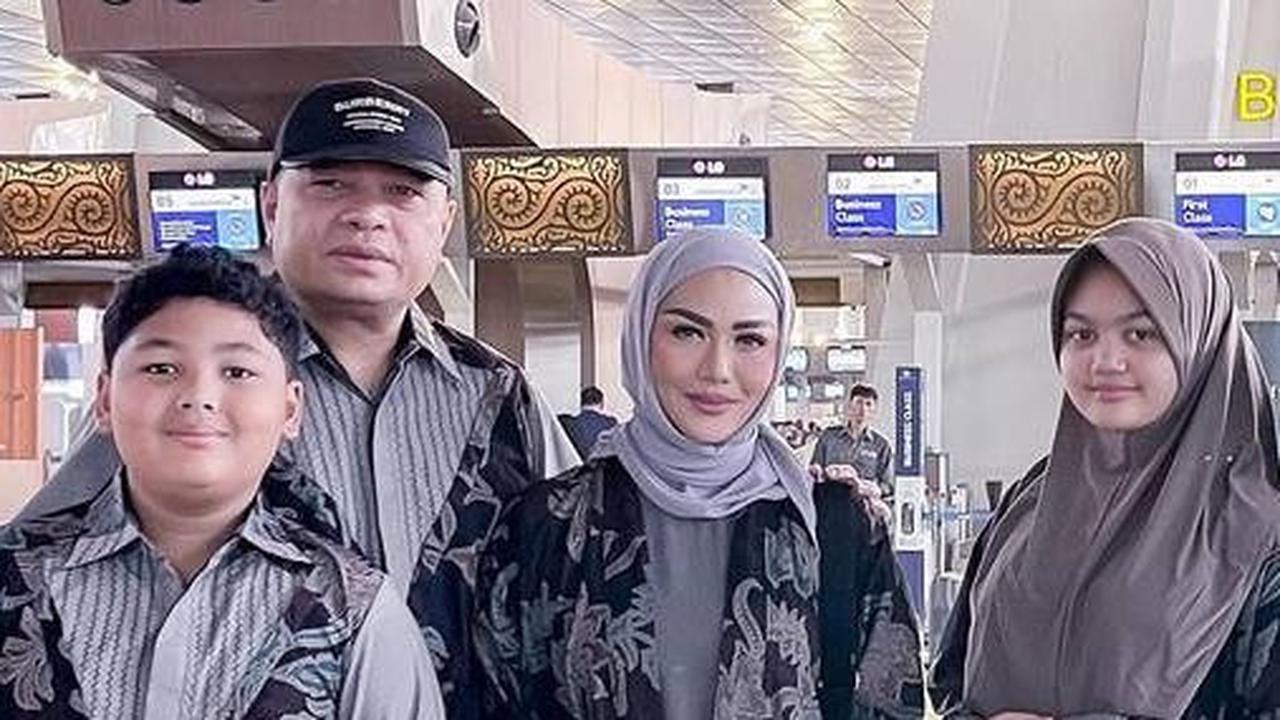 Potret Amora Anak Krisdayanti Berhijab saat Berangkat Umrah, Cantik Banget Bikin Pangling