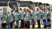 Sejumlah calon jamaah haji kloter pertama dari Sumatera Barat tiba di Bandara King abdul Aziz, Jeddah, Arab Saudi, Minggu (2/10).(Antara) 