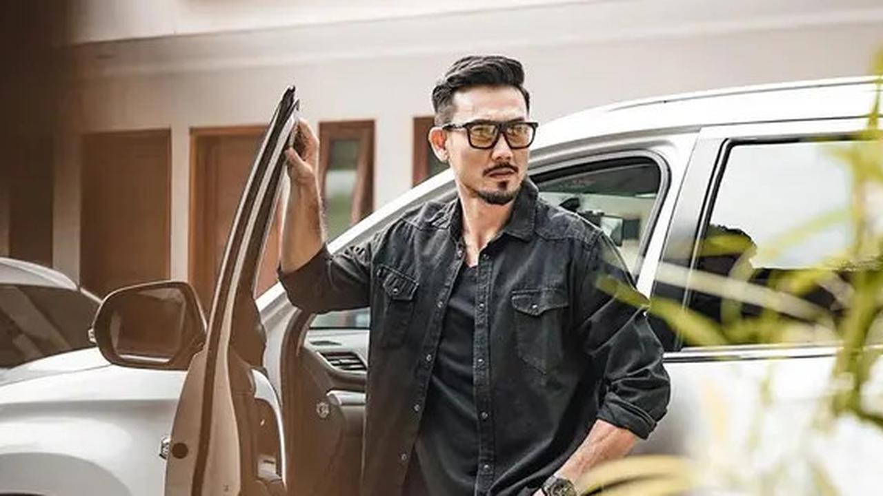 Dipaksa Istri, Denny Sumargo Jalani Operasi Plastik Hapus Kantong Mata di Korea Selatan