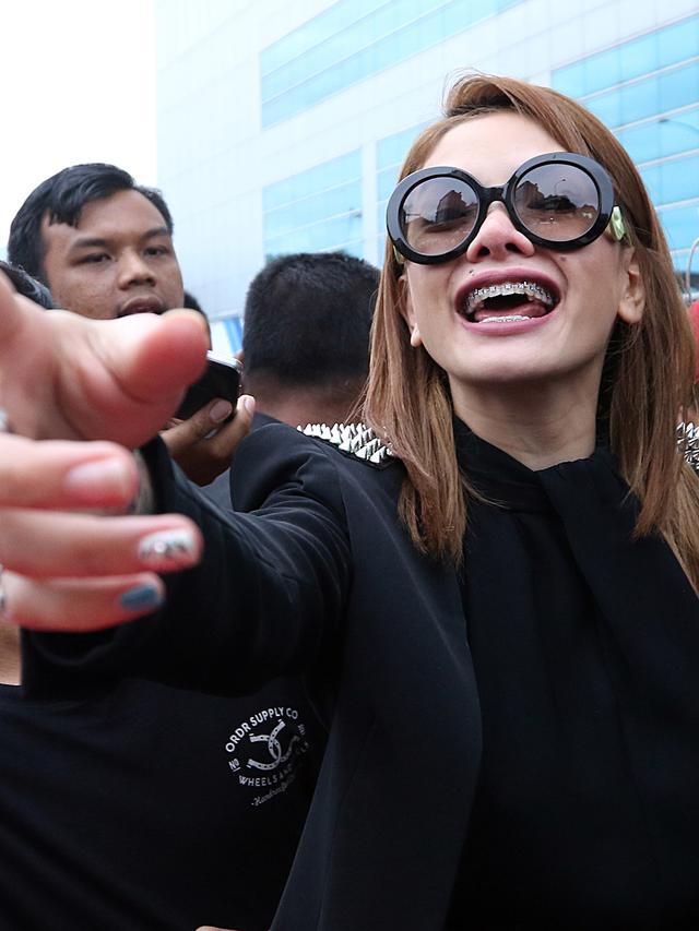 [Bintang] Nikita Mirzani