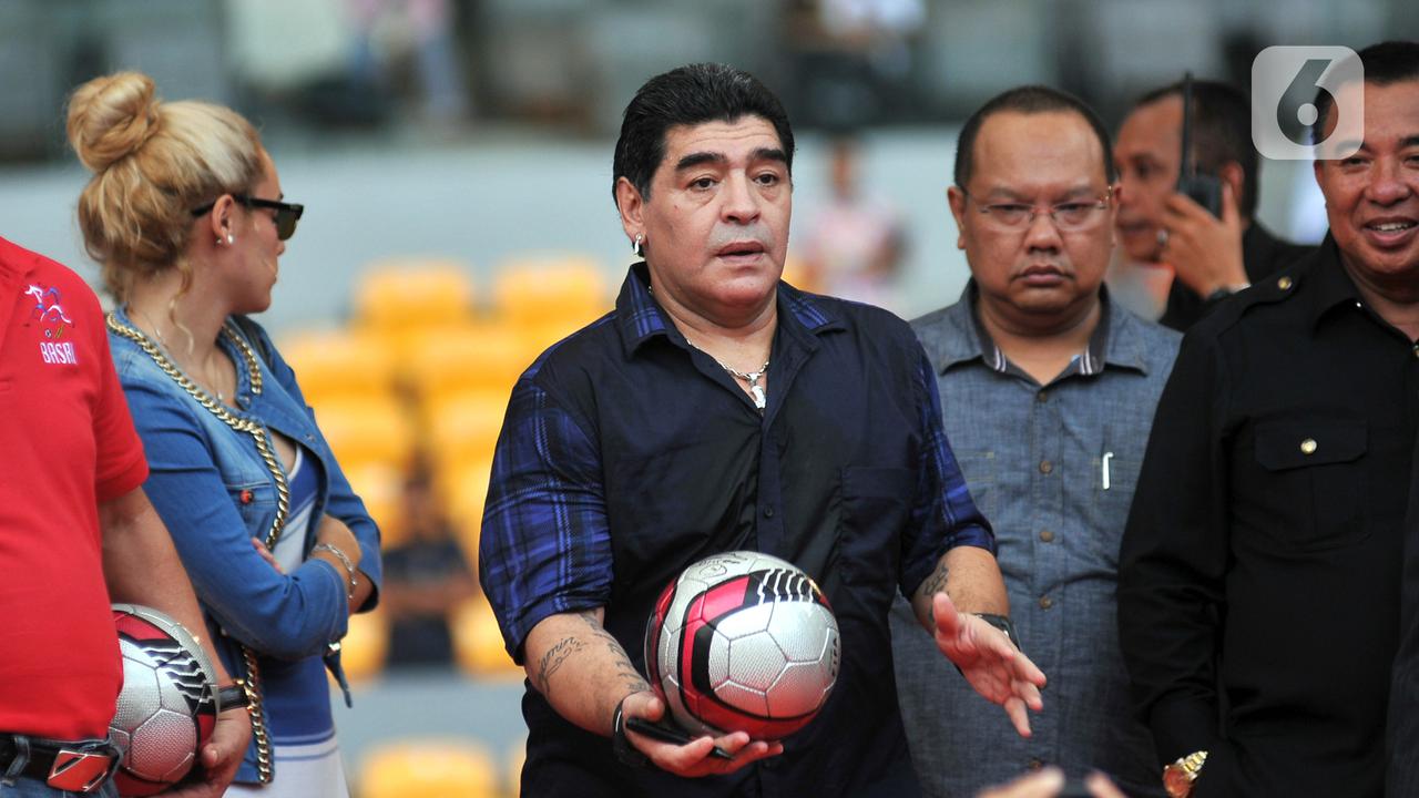 FOTO: Kenangan saat Diego Maradona Sambangi Stadion GBK