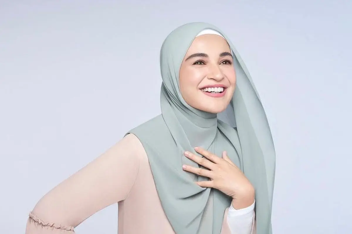 Shireen Sungkar Beberkan Cara Atasi Rambut Lepek Saat Pakai Hijab