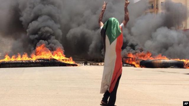 Idul Fitri di Sudan diwarnai demonstrasi berlarut pasca-kudeta Presiden Omar al-Bashir (AP PHOTO)