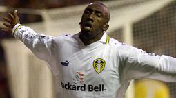 Semusim berikutnya pada 1998/1999, pemain dari luar klub Big Six kembali unjuk kemampuan dengan menjadi top skor di Premier League. Ia adalah Jimmy Floyd Hasselbaink, striker milik Leeds United yang mencetak total 18 gol untuk menjadi yang tertajam di Premier League 1998/1999 bersakding dengan dua pemain dari Klub Big Six, Michael Owen (Liverpool) dan Dwight Yorke (Manchester United). (leedsunited.com)