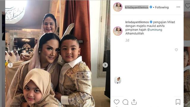 Gelar Pengajian, Alis Krisdayanti Bikin Salah Fokus 