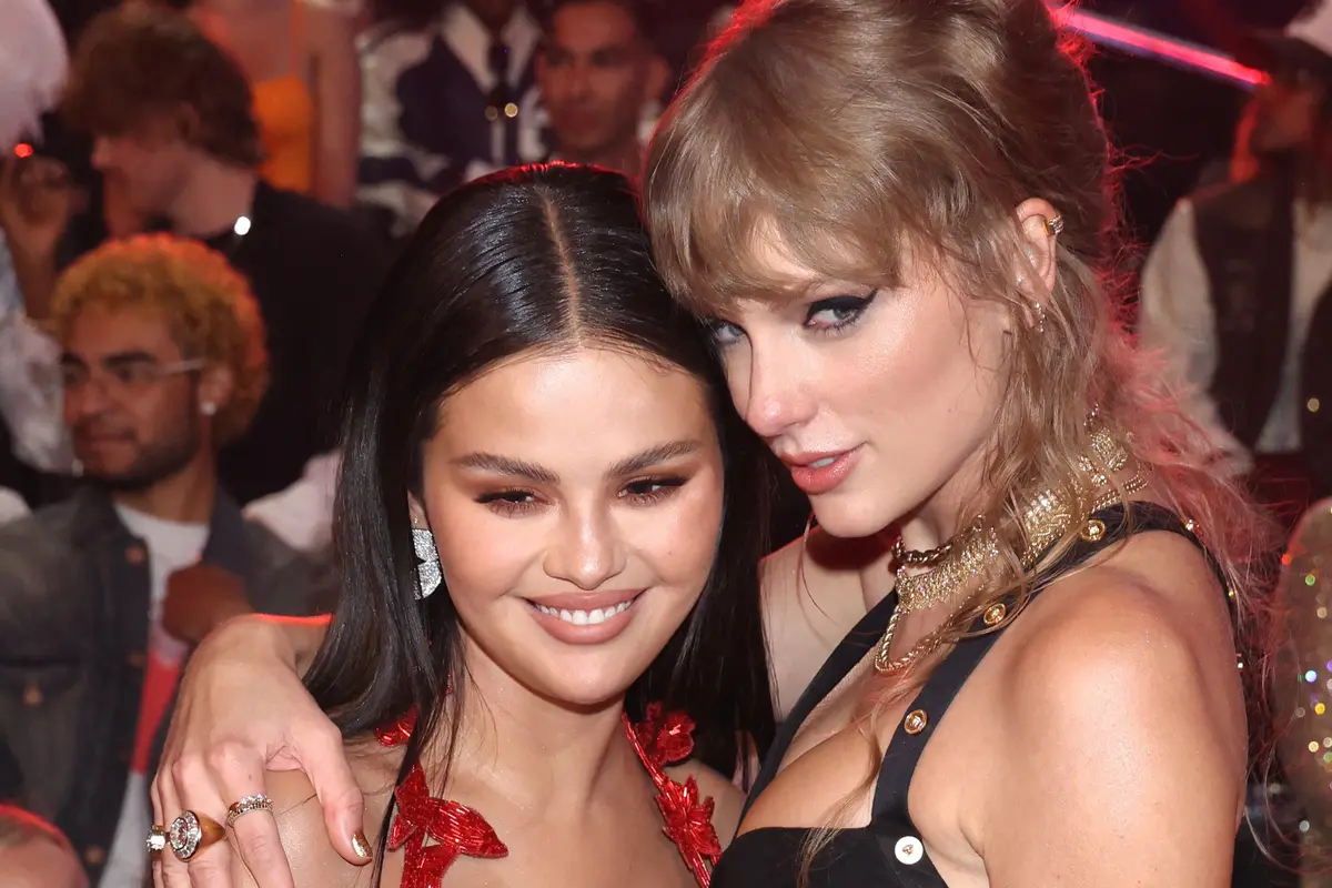 Selena Gomez dan Taylor Swift. [Foto: TPG Images]