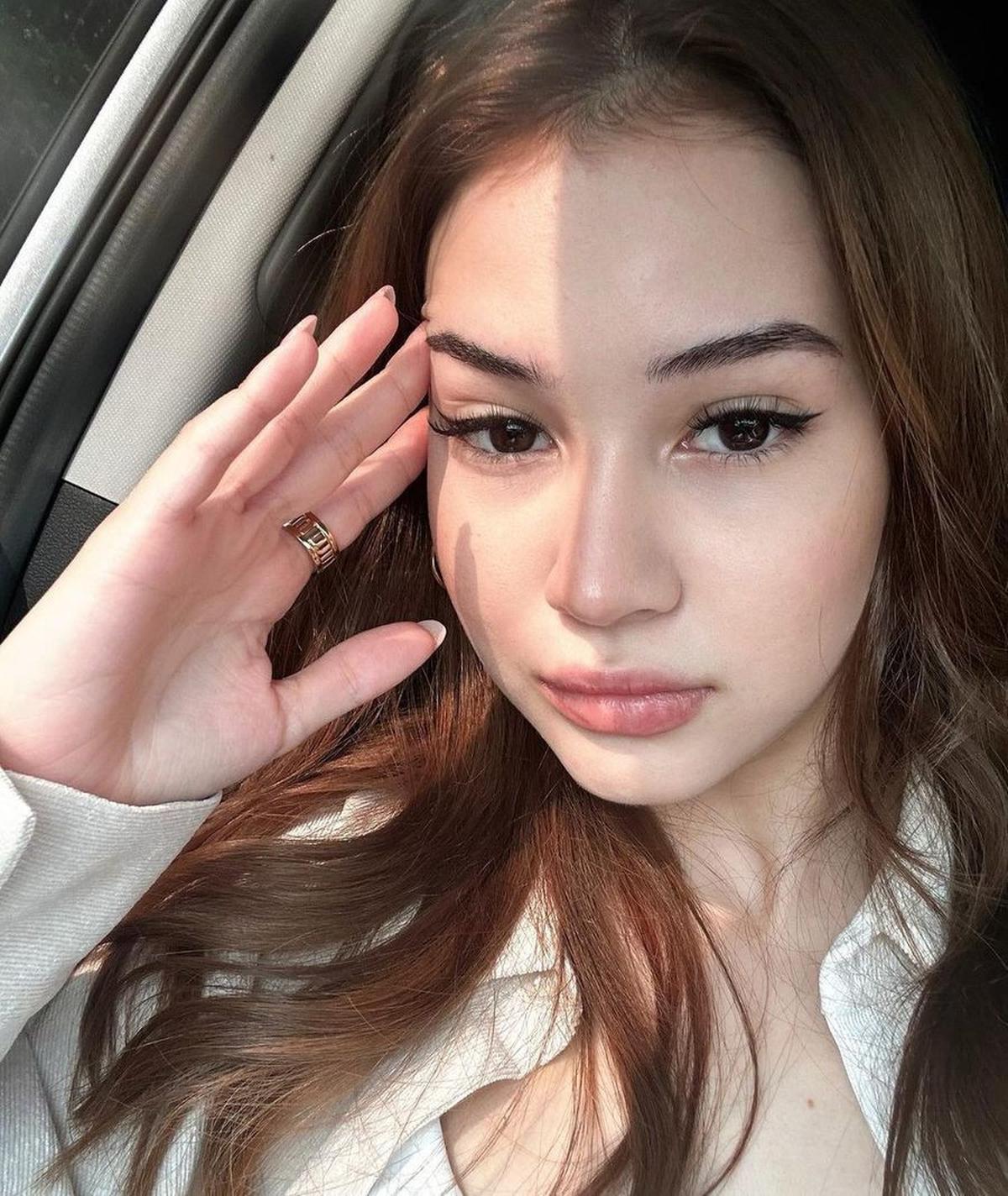 Gaya OOTD Sandrinna Kerap Menuai Kritikan