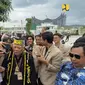 Menteri PUPR Basuki Hadimuljono mengenakan baju adat peci bercorak khas Suku Dayak saat menghadiri Upacara HUT Ke-79 Kemerdekaan RI Ibu Kota Nusantara (IKN), Kalimantan Timur.