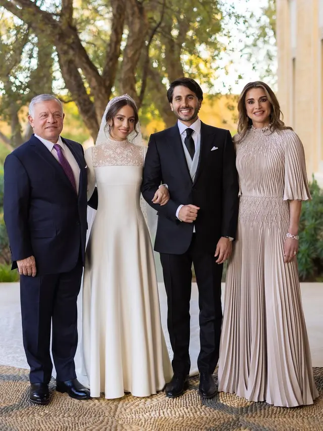 Gaya Modis ala Supermodel Ratu Rania dari Yordania yang Curi Perhatian di Pernikahan Putri Iman