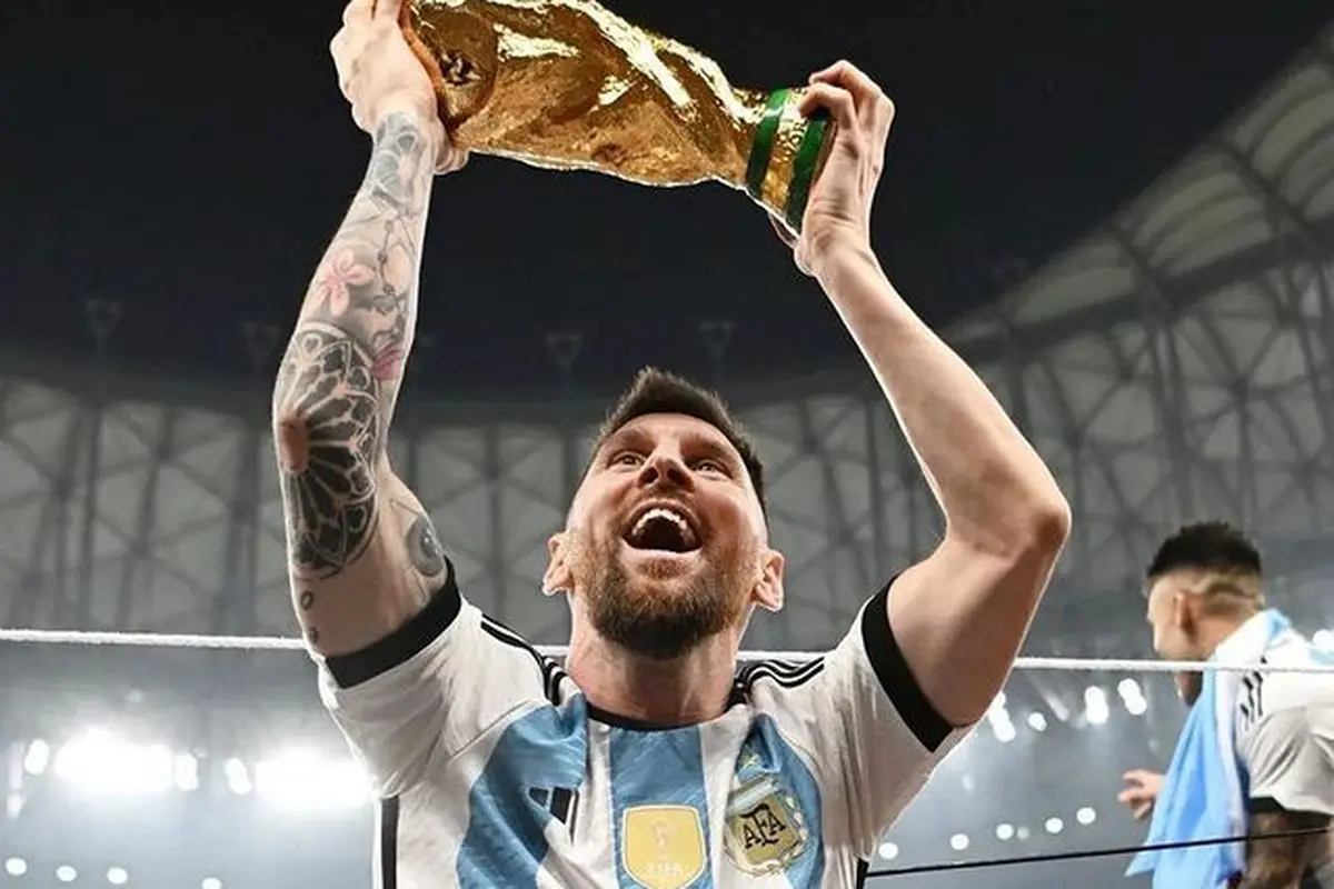Foto Viral Lionel Messi Tidur Bareng Trofi Piala Dunia, Impian jadi Nyata
