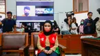 Medina Zein menghadapi dua masalah sekaligus dalam hidup, dirinya mengaku sangat terpuruk.(Kapanlagi.com/Muhammad Akrom Sukarya)