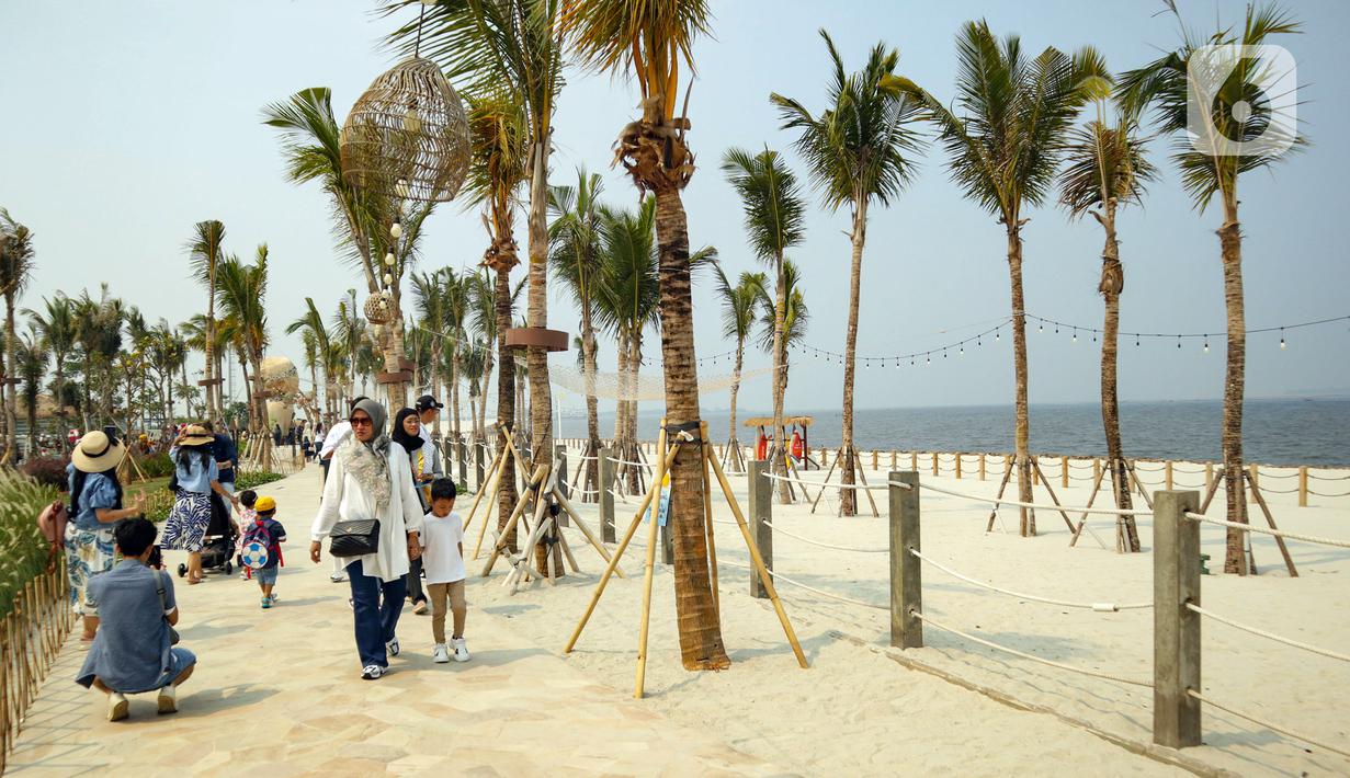 Aloha merupakan pantai yang berkonsep destinasi kuliner bernuansa Hawai. (merdeka.com/Arie Basuki)