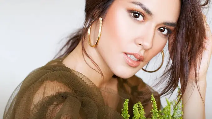 Jangan Dibuang Dulu! Tahun 2018, Aksesoris Ini Bakalan Terus Tren