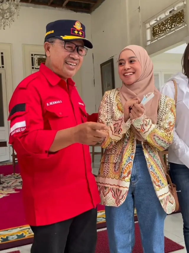 Lesti Kejora Kunjung Korban Gempa Cianjur