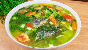 Resep Pindang Serani Ikan Tenggiri (Kuat dan Beraroma). Foto: YouTube/Mona Rendra ·