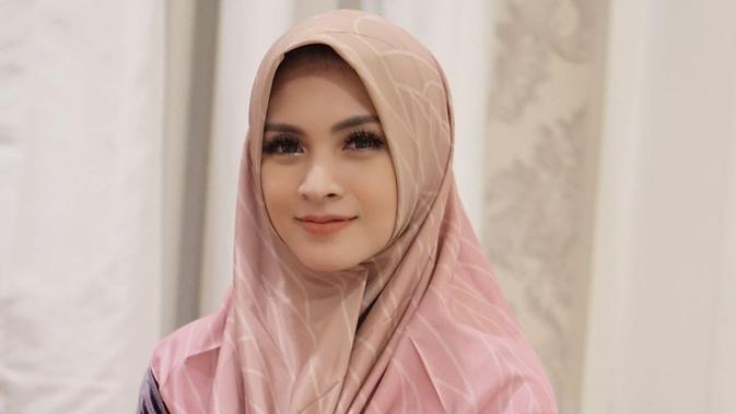 FOTO: Deretan Artis Ini Mantap Berhijab di Bulan Ramadan 2019 - Hot Liputan6.com