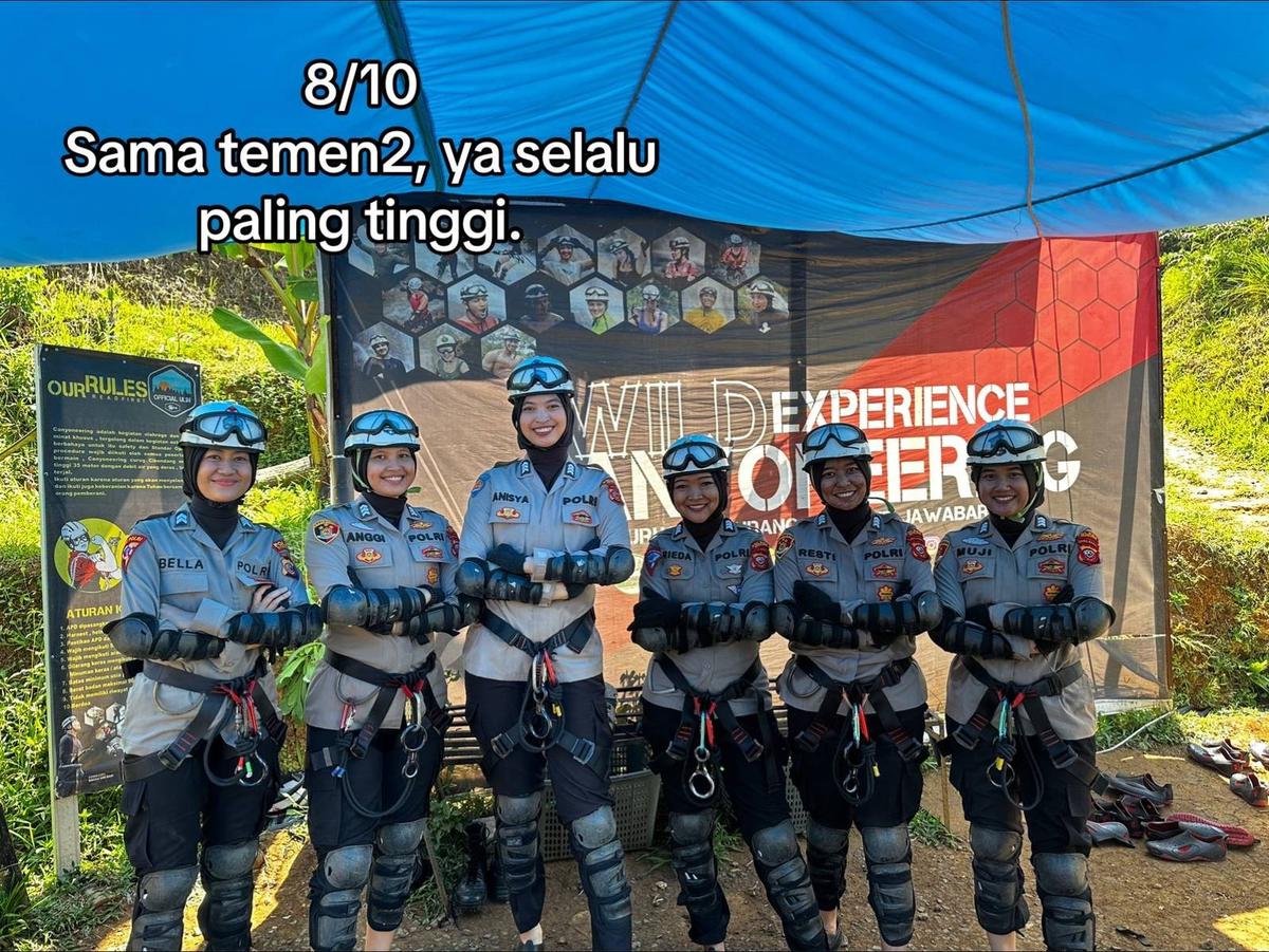 Punya Bandan Super Jangkung, Momen Kebersamaan Polwan dengan Rekannya Ini Curi Perhatian