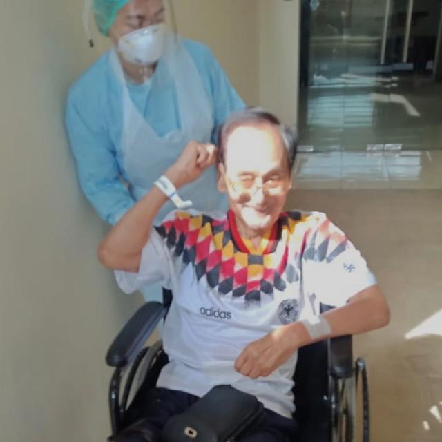 Ira Wibowo Umumkan Sang Ayah Sembuh dari Covid-19 Usai Terpapar di Usia 93 Tahun. (instagram.com/irawbw)