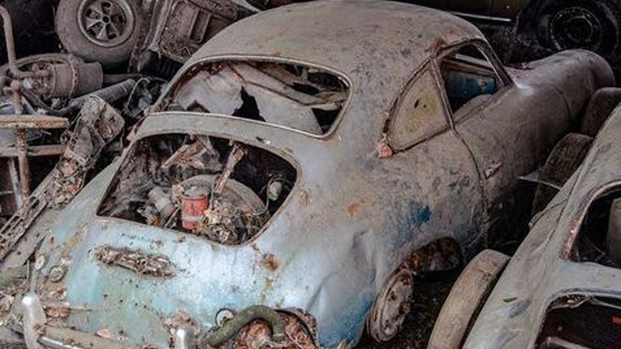 Sayang Banget! Deretan Mobil Mewah Ini Ditinggal Sampai Jadi Rongsokan