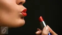 Untuk membuat riasan bibir sempurna, Anda perlu menyesuaikan dengan bentuknya. Ini tips-nya. (iStockphoto)
