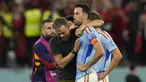 Meski terbilang sebagai negara kuat di Eropa bahkan di dunia, nyatanya Spanyol baru sekali merasakan menjadi juara pada ajang Piala Dunia, yaitu pada edisi 2010 di Afrika Selatan. Dari total 15 kali tampil di ajang Piala Dunia, termasuk pada edisi terbaru 2022 di Qatar, Spanyol tercatat 8 kali tersingkir di babak knock-out. Berikut ini lima negara terakhir yang mampu menyingkirkan Spanyol dari babak knock-out Piala Dunia. (AP/Luca Bruno)