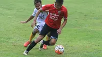 Striker muda Bali United FC, Martinus Novianto dikabarkan sedang didekati klub Liga 2, PSIM Yogyakarta. (Bola.com/Muhammad Qomarudin)