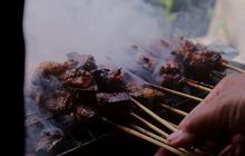 Jelang Pensiun, Sertu Sarijo Jualan Sate Kronyos Keliling Usai Dinas, Omzetnya Rp7 Juta per-Bulan