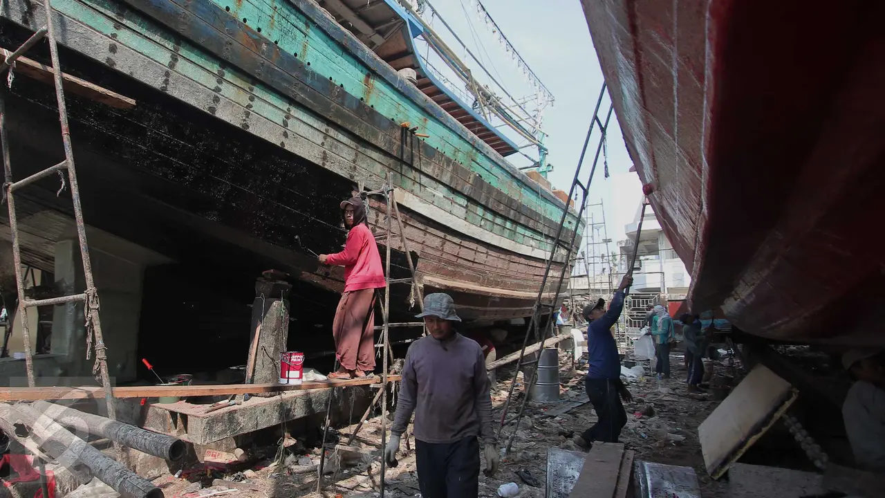 20151109-Perawatan Kapal-Muara Angke-Jakarta-Angga Yuniar