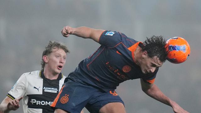 Pemain Inter Milan, Francesco Pio Esposito, beraksi pada laga Serie A/Liga Italia antara Parma vs Inter
