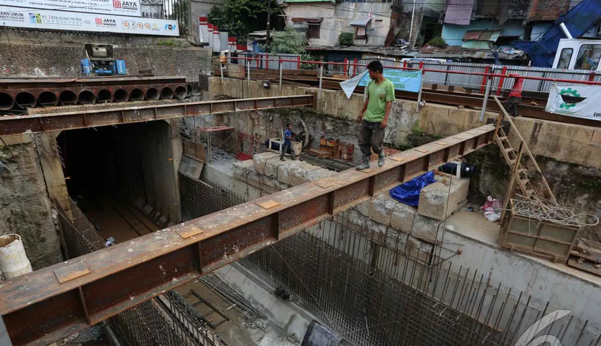 Proyek penambahan Pintu Air Manggarai, Jakarta Selatan, mulai rampung (Liputan6.com/Johan Tallo)