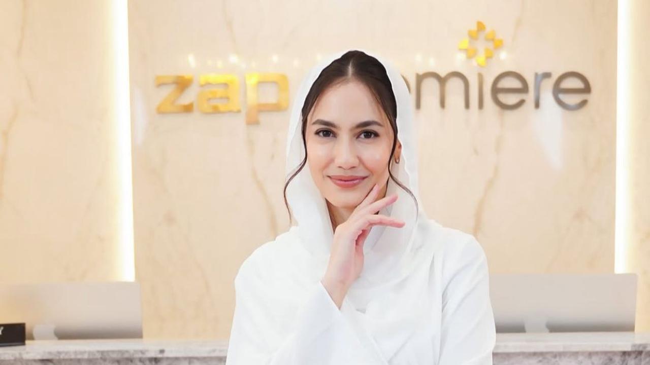 3 Potret Pevita Pearce Pamer Gaya Berkelas dalam Balutan Hijab, Kecantikannya Banjir Pujian