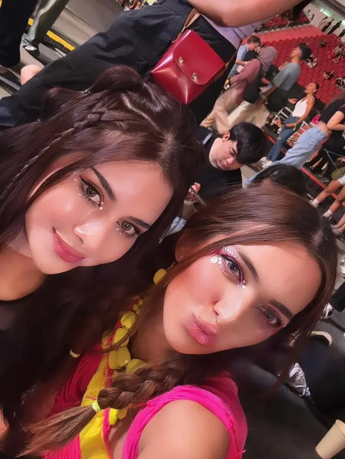 Nia Ramadhani nonton Coldplay (Instagram/ramadhaniabakrie)