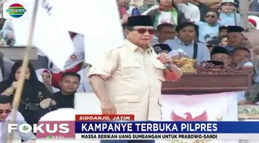 Dalam kampanye terbuka di Jawa Timur kali ini Prabowo mengaku terharu dengan semangat para pendukungnya yang juga memberikan uang sumbangan spontan.