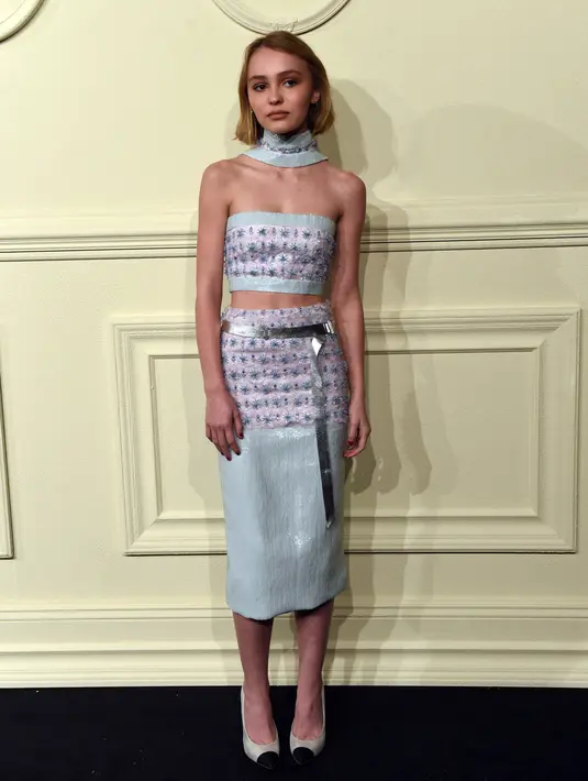 Netizen pun turut prihatin atas kesehatan dan tubuh kurus kering Lily Rose. (AFP/Bintang.com)