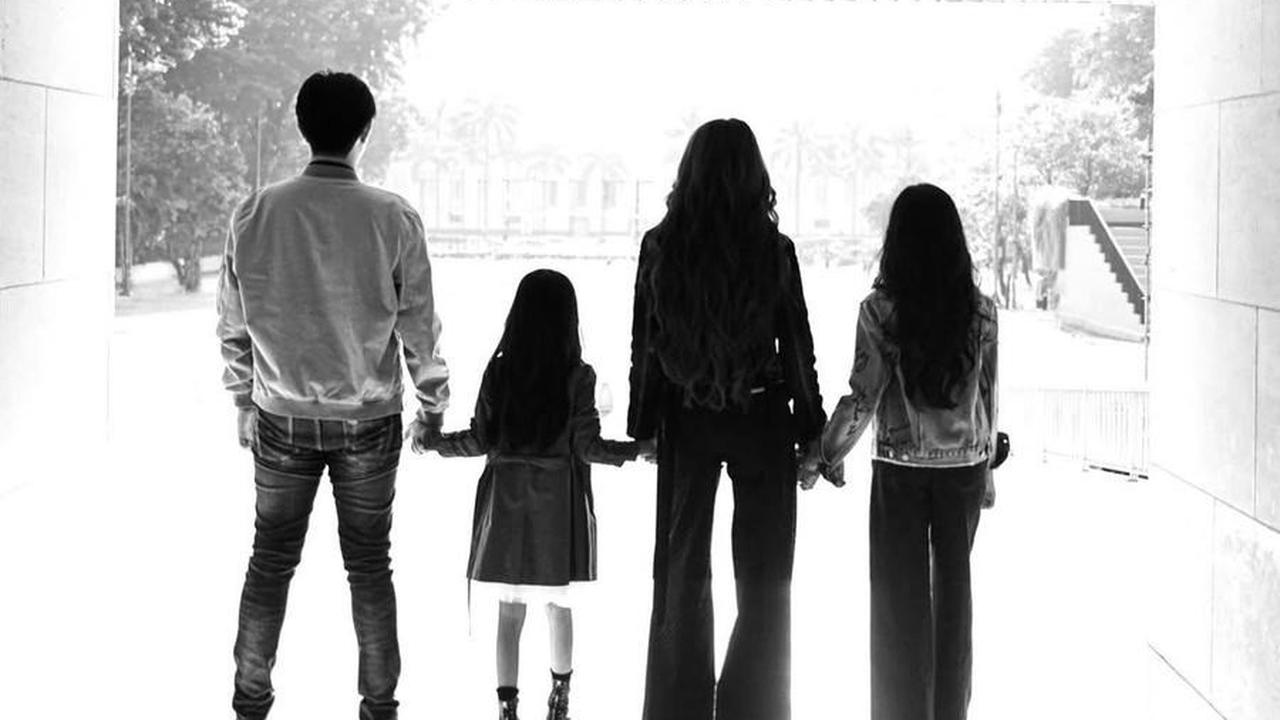 Potret Olla Ramlan Tanggalkan Hijab, Pamer Tato di Lengan - Ungkap Perjuangan Jadi Single Mother: BISMILLAH