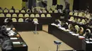 Suasana rapat kerja Kementerian Dalam Negeri dengan  Komisi II DPR RI di Ruang Rapat Komisi II, Gedung DPR, Senayan, Jakarta, Selasa (23/6/2015). Rapat tersebut persiapan Pilkada Serentak 2015. (Liputan6.com/Herman Zakharia)
