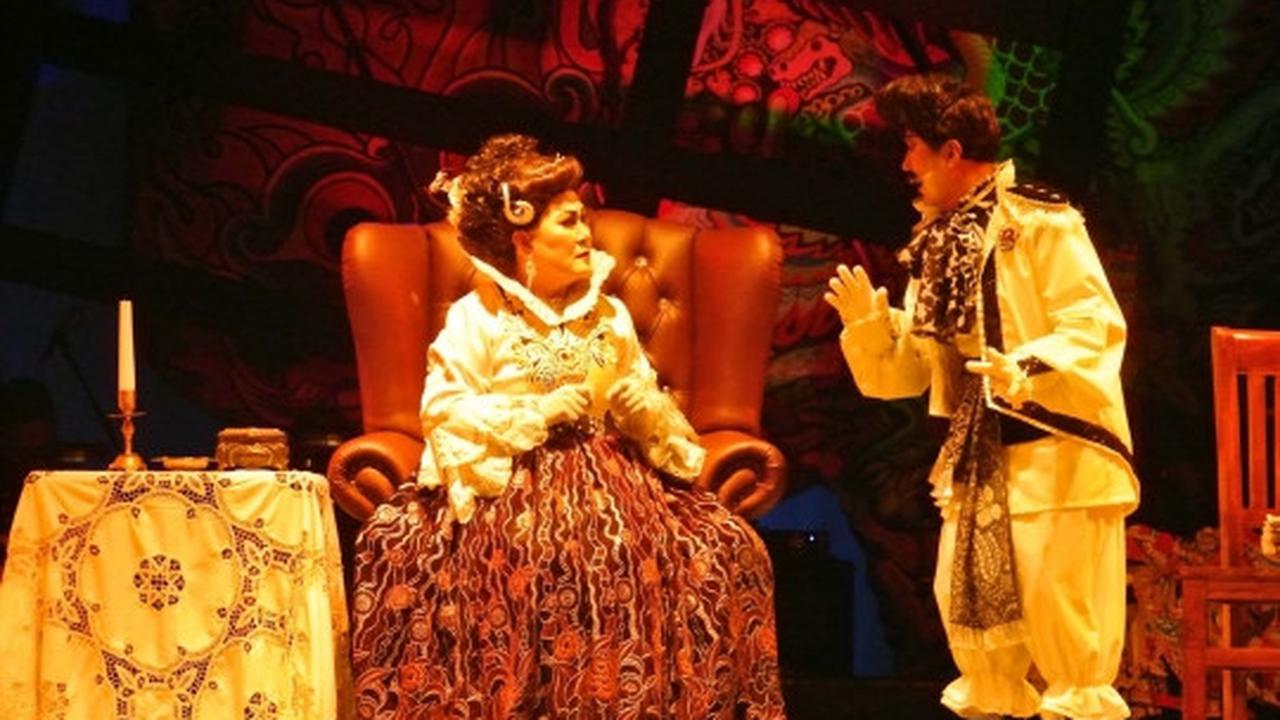 Menyaksikan kehidupan kota korup di panggung Teater Koma