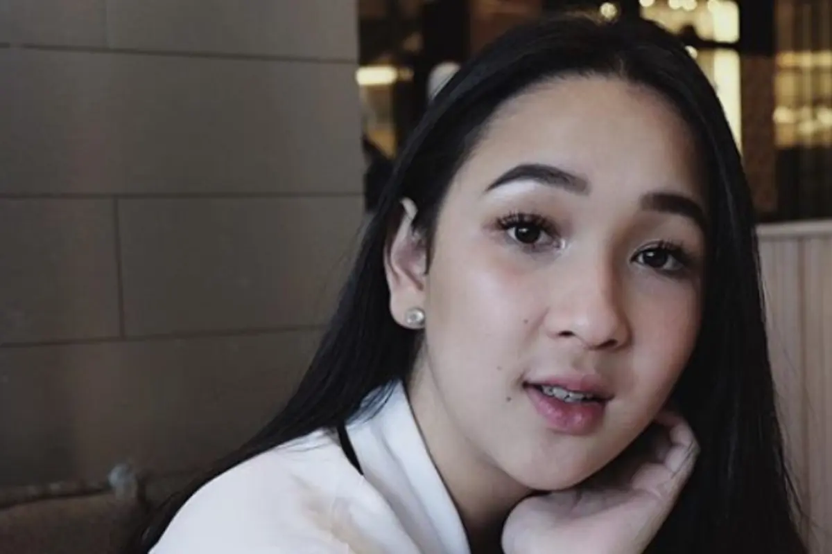 Tampil Pede dengan Lipstik Ombre ala Agatha Pricilla