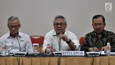 Ketua KPU Arief Budiman, Direktur Program TKN Arya Bima dan Wakil Ketua BPN Prabowo-Sandi Priyo Budi Santoso memberikan keterangan usai menggelar rapat finalisasi debat capres-cawapres pertama, Jakarta, Senin (7/12). (Merdeka.com/ Iqbal S. Nugroho)