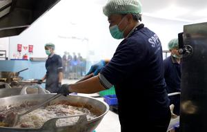 Antusiasme Relawan SPPG di Hari Pertama Operasional Kembali MBG