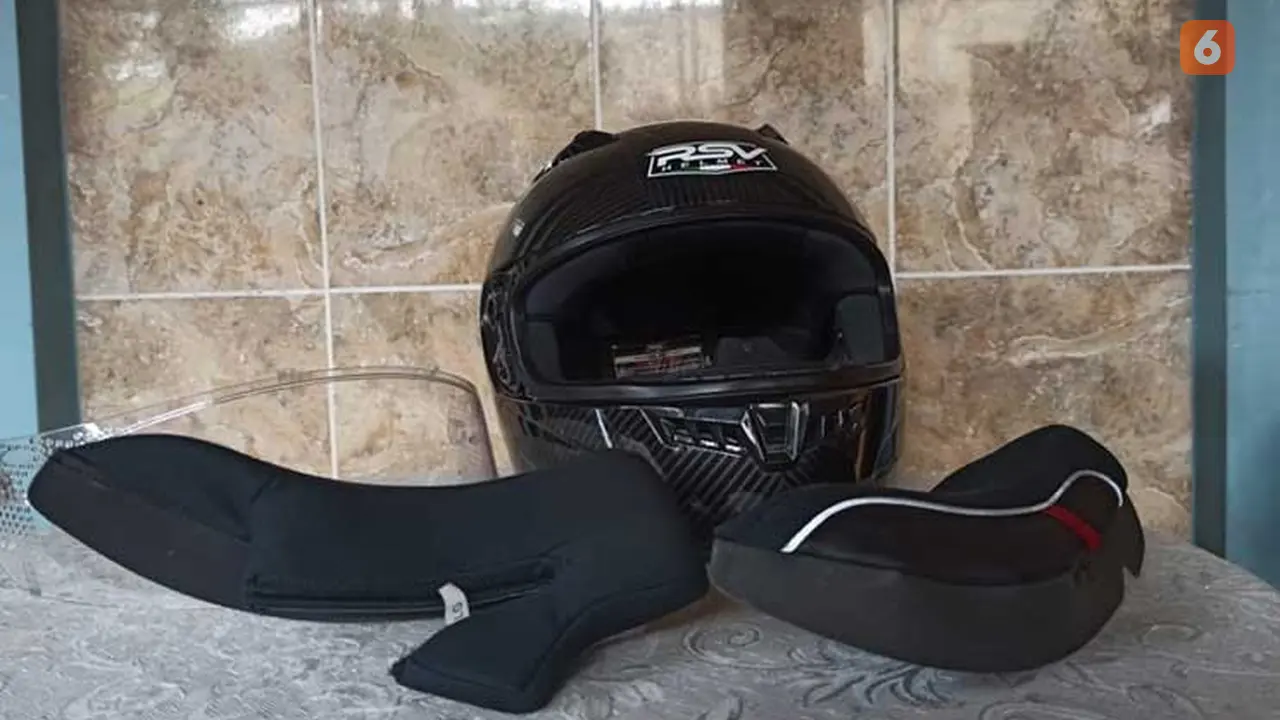 Perawatan padding helm untuk kenyamanan berkendara (Fahmi/Liputan6)